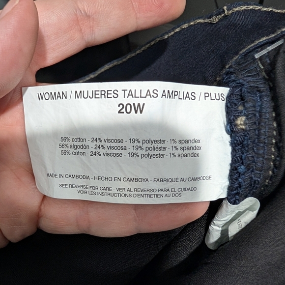 NWT Nine West Dark Wash High Rise Cuffed Bermuda Shorts in Size 20W - Picture 11 of 11